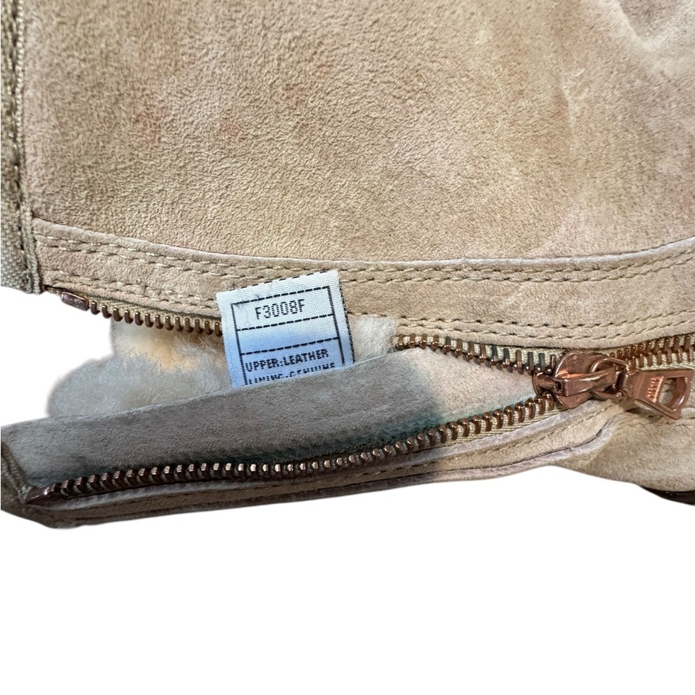 UGG Women's Soft tan Winter Boots zip up shearling - Picture 9 of 9